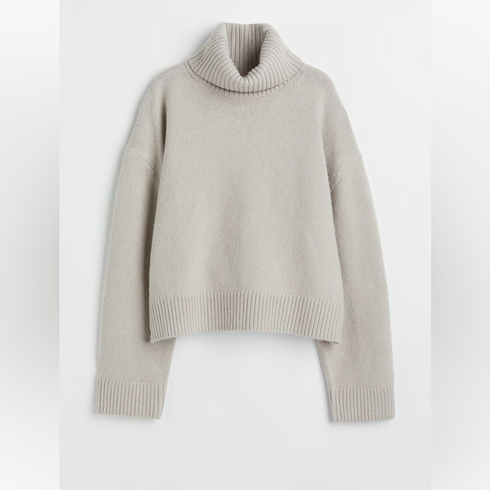 HM sweater